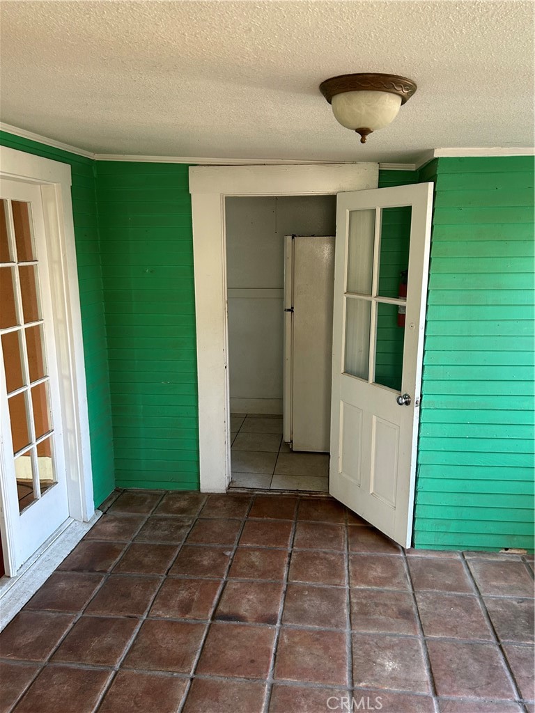 1184 N Kenmore Property Photo 7
