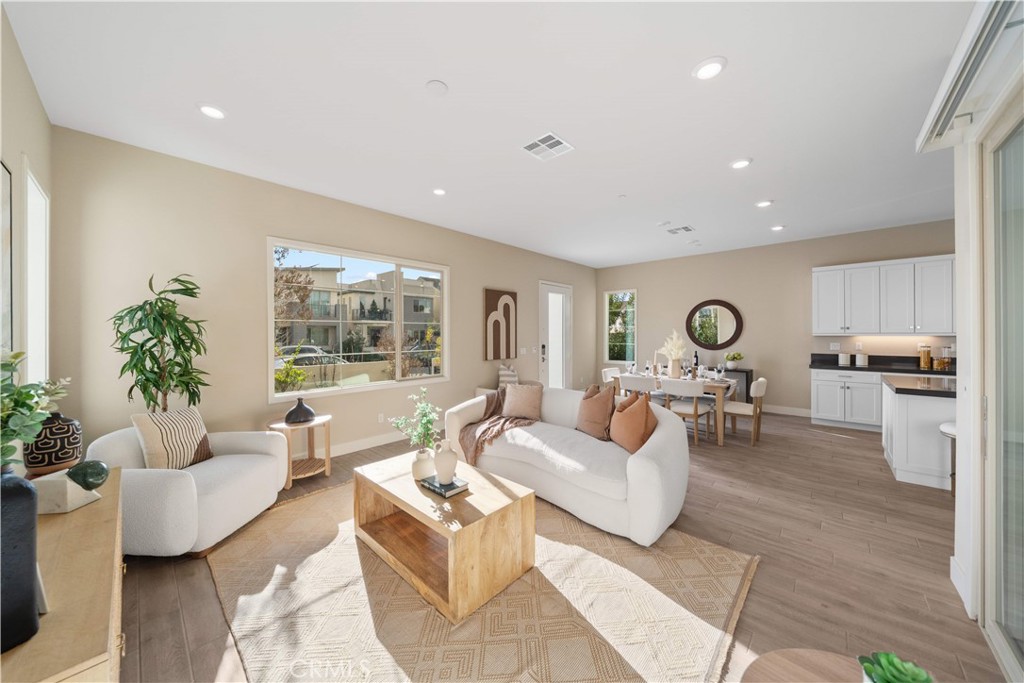 157 Scale Property Photo 14