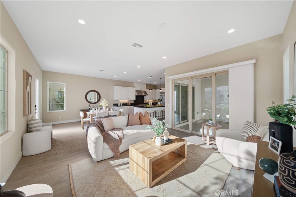 157 Scale Property Photo 15