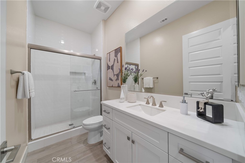 157 Scale Property Photo 26