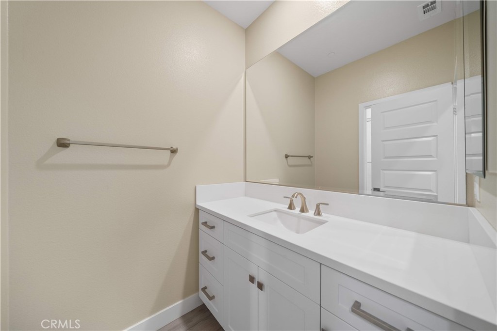 157 Scale Property Photo 38