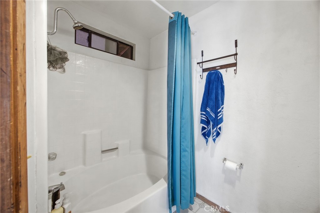 7725 Sahara Property Photo 3