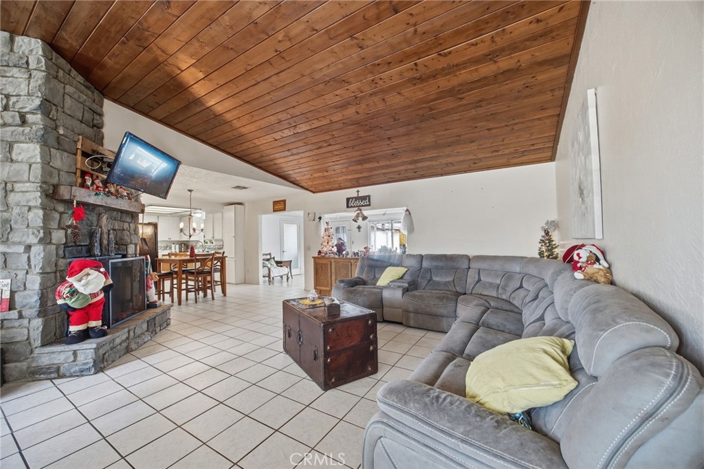 7725 Sahara Property Photo 4
