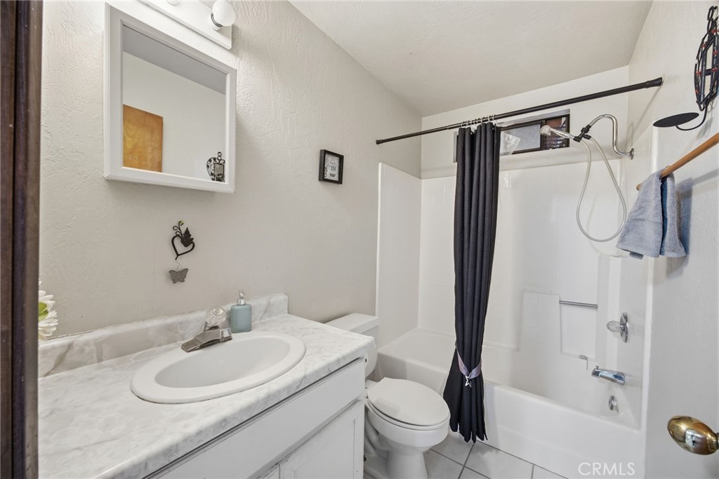 7725 Sahara Property Photo 10