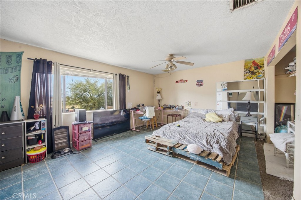 7725 Sahara Property Photo 15