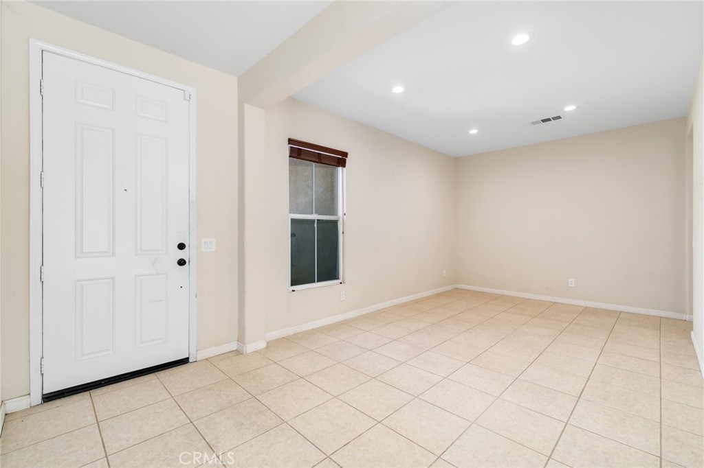 27297 Honey Scented Property Photo 4