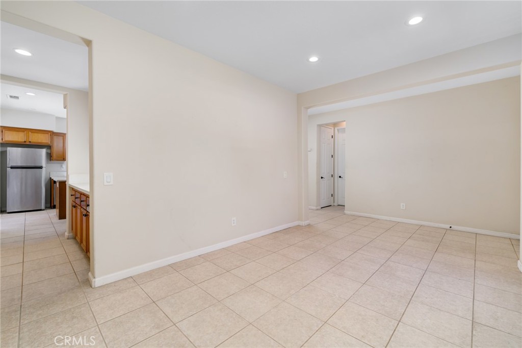 27297 Honey Scented Property Photo 5