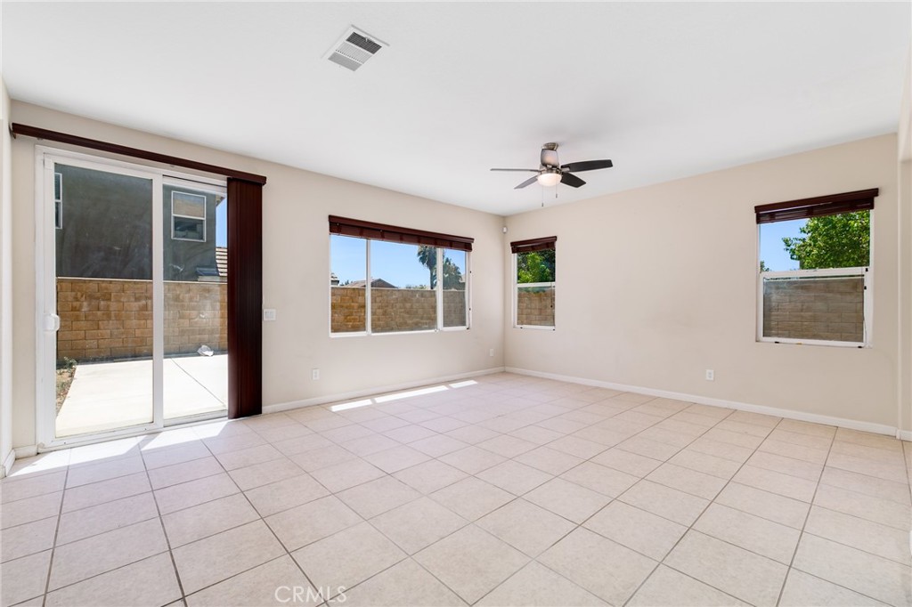 27297 Honey Scented Property Photo 6