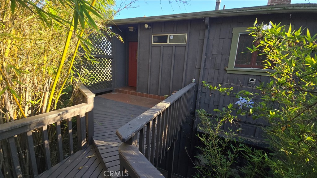 4739 Huntington Drive N Property Photo 5
