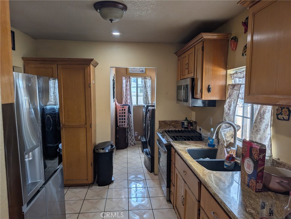 803 S Rowan Property Photo 5