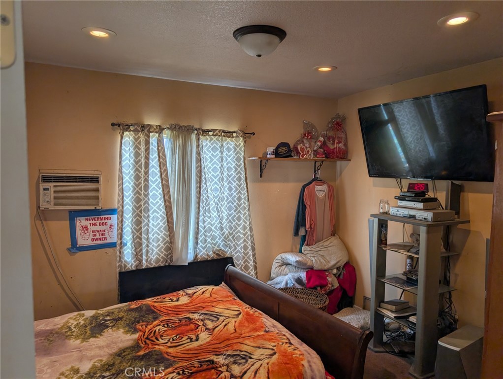 803 S Rowan Property Photo 7
