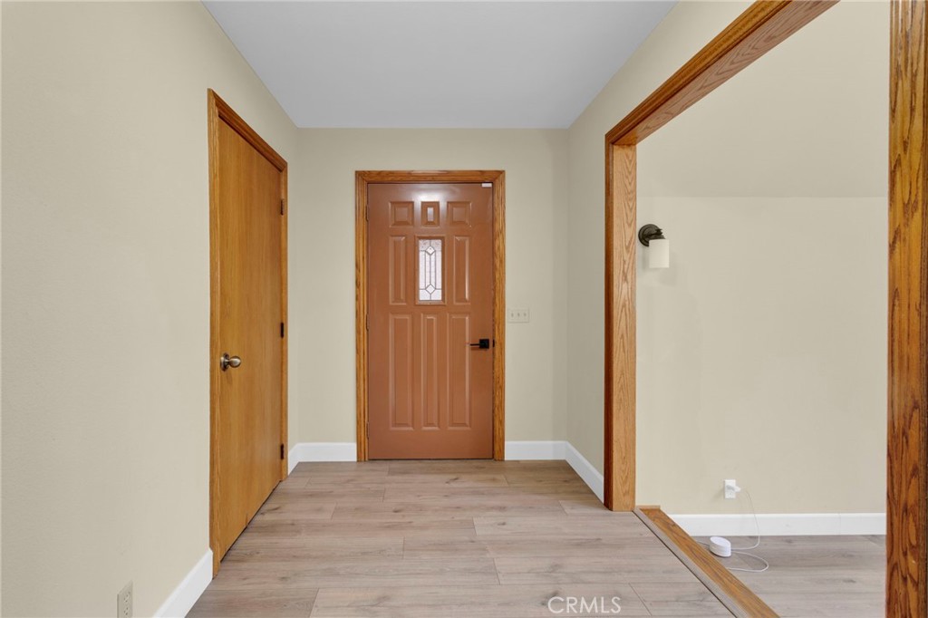 985 Pheasant Property Photo 8