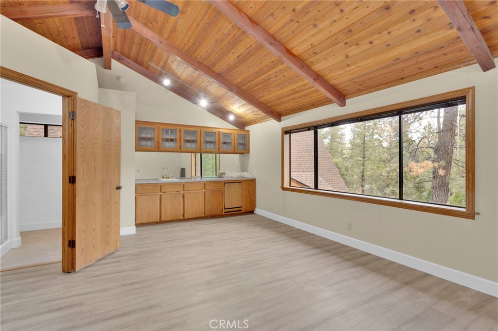 985 Pheasant Property Photo 31