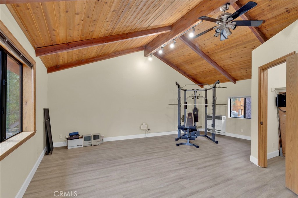 985 Pheasant Property Photo 32