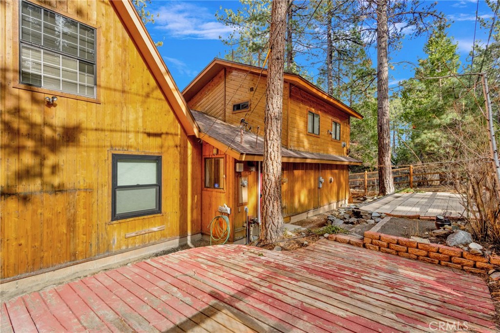 985 Pheasant Property Photo 43