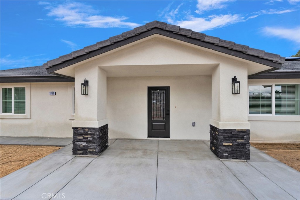 20190 Osseo Road Property Photo 2
