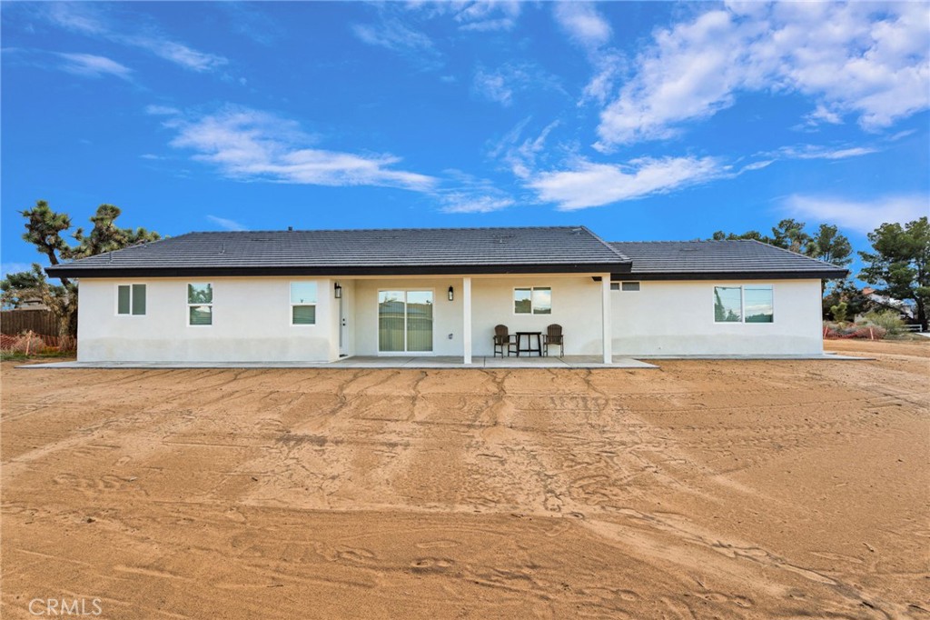 20190 Osseo Road Property Photo 3