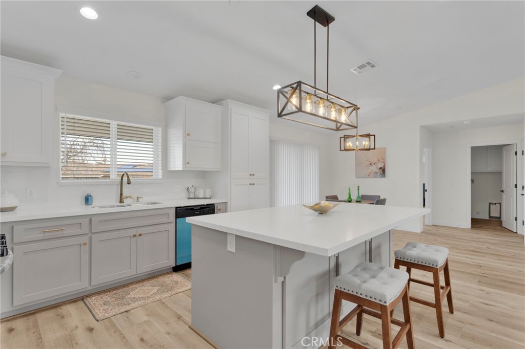 20190 Osseo Road Property Photo 4