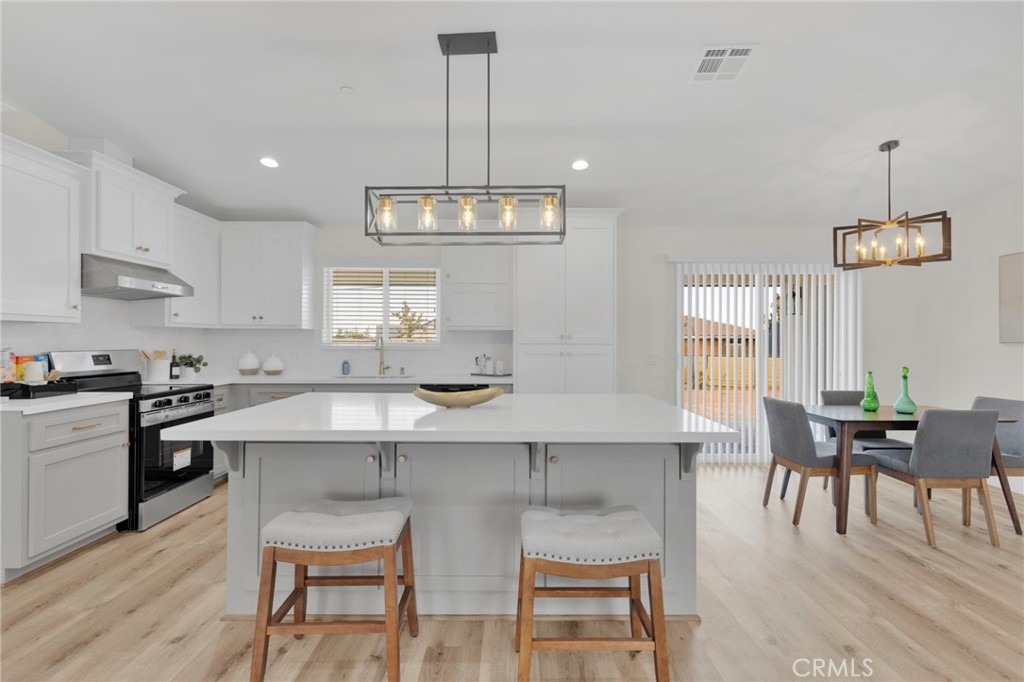 20190 Osseo Road Property Photo 8