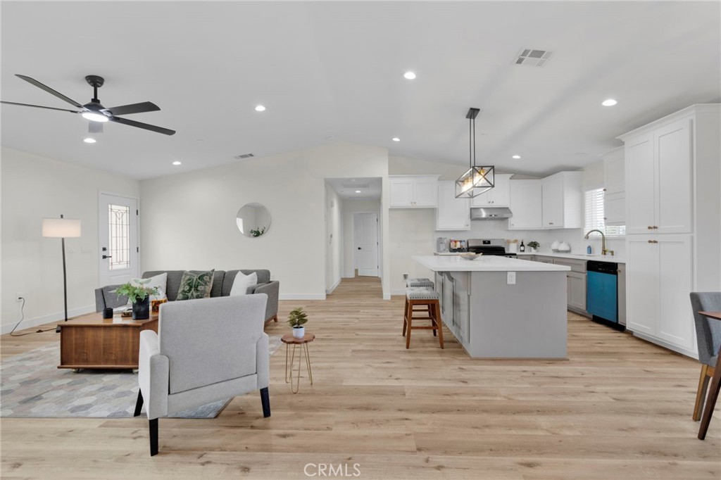 20190 Osseo Road Property Photo 16