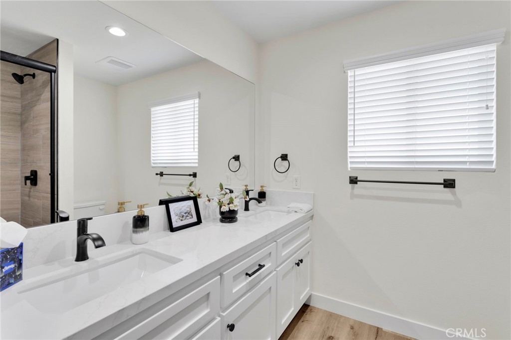 20190 Osseo Road Property Photo 34