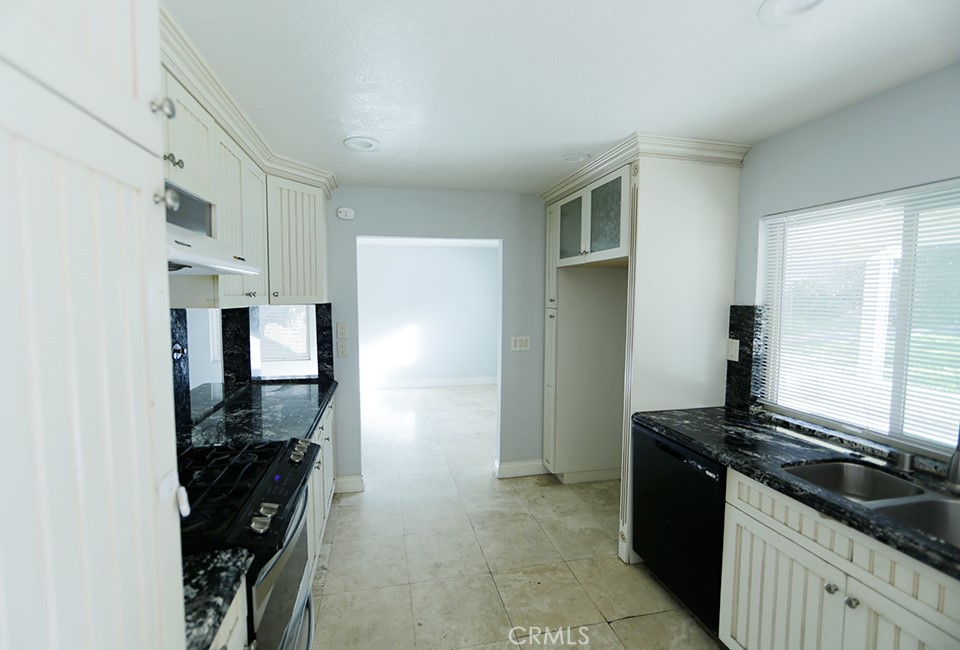 23254 Forest Canyon Property Photo 10