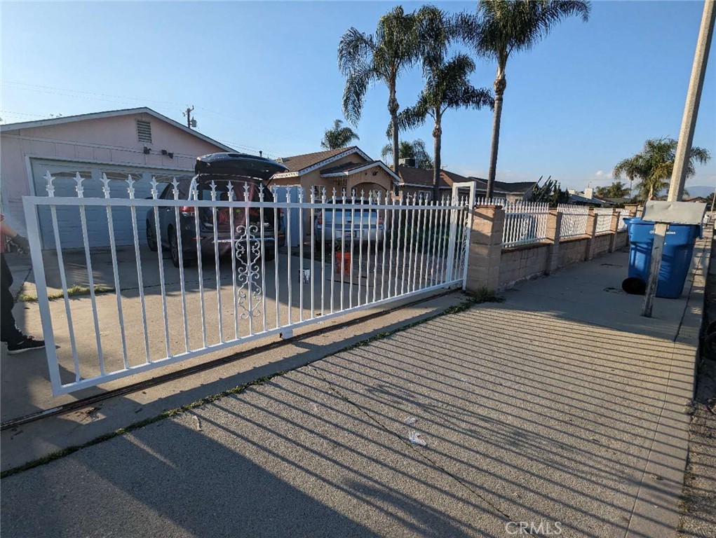 1361 S Mountain View Avenue Property Photo 2