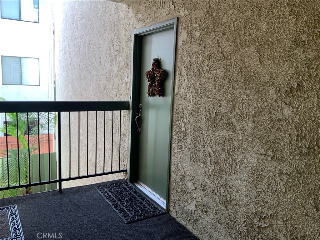 409 Burchett 220 Property Photo 6