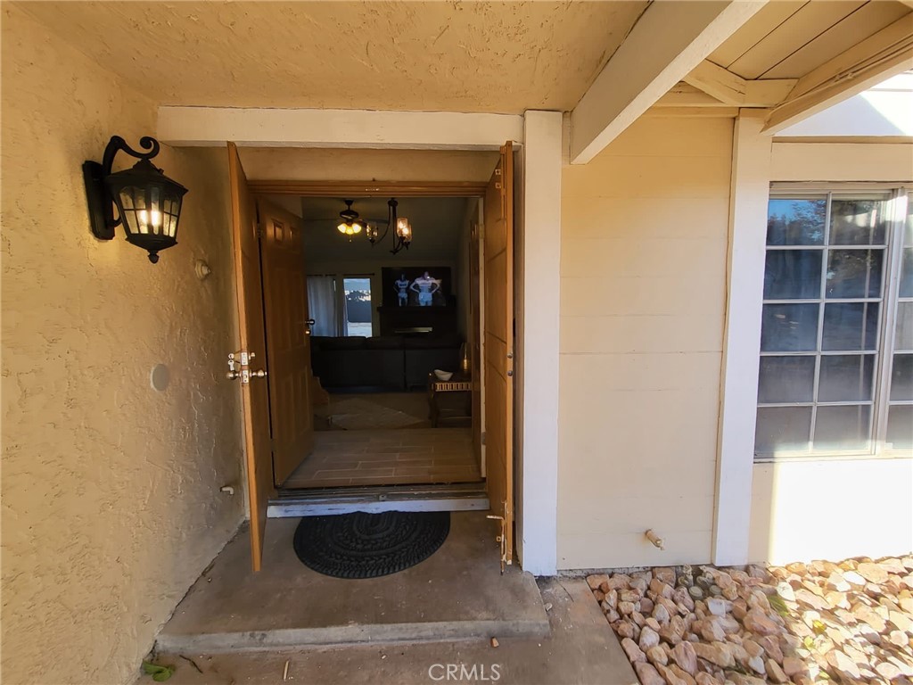 44025 Glenraven Property Photo 2