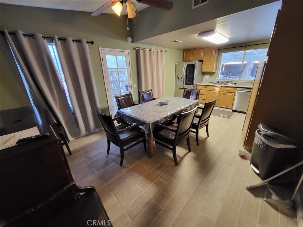 44025 Glenraven Property Photo 4