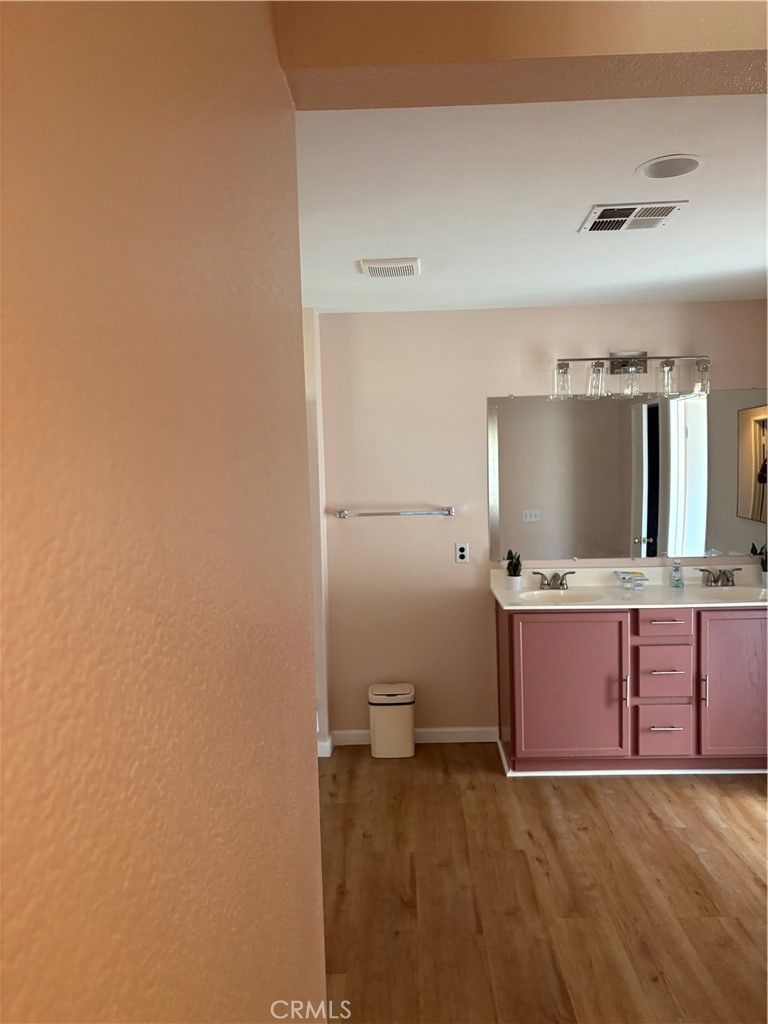 44025 Glenraven Property Photo 8