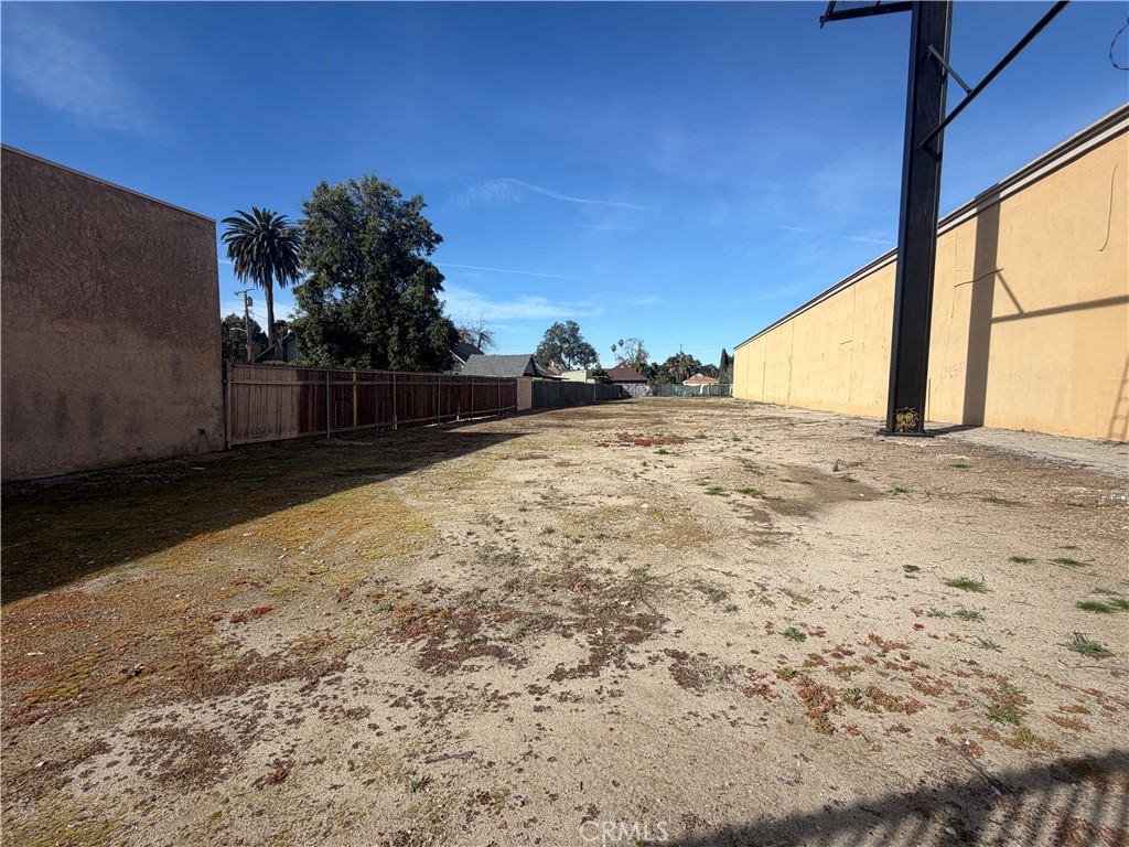 949 Garey Ave Property Photo 3
