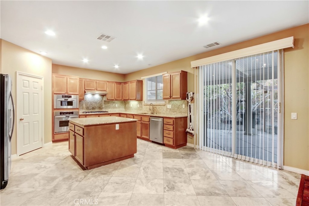 41031 Crimson Pillar Property Photo 3