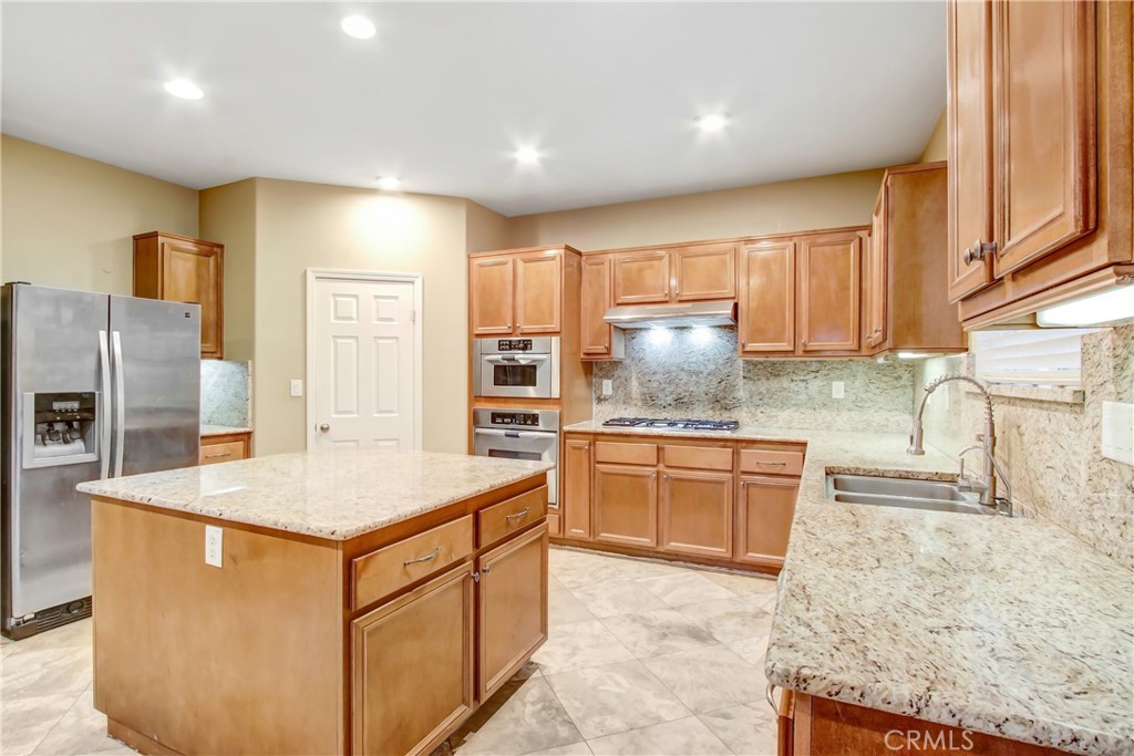 41031 Crimson Pillar Property Photo 4