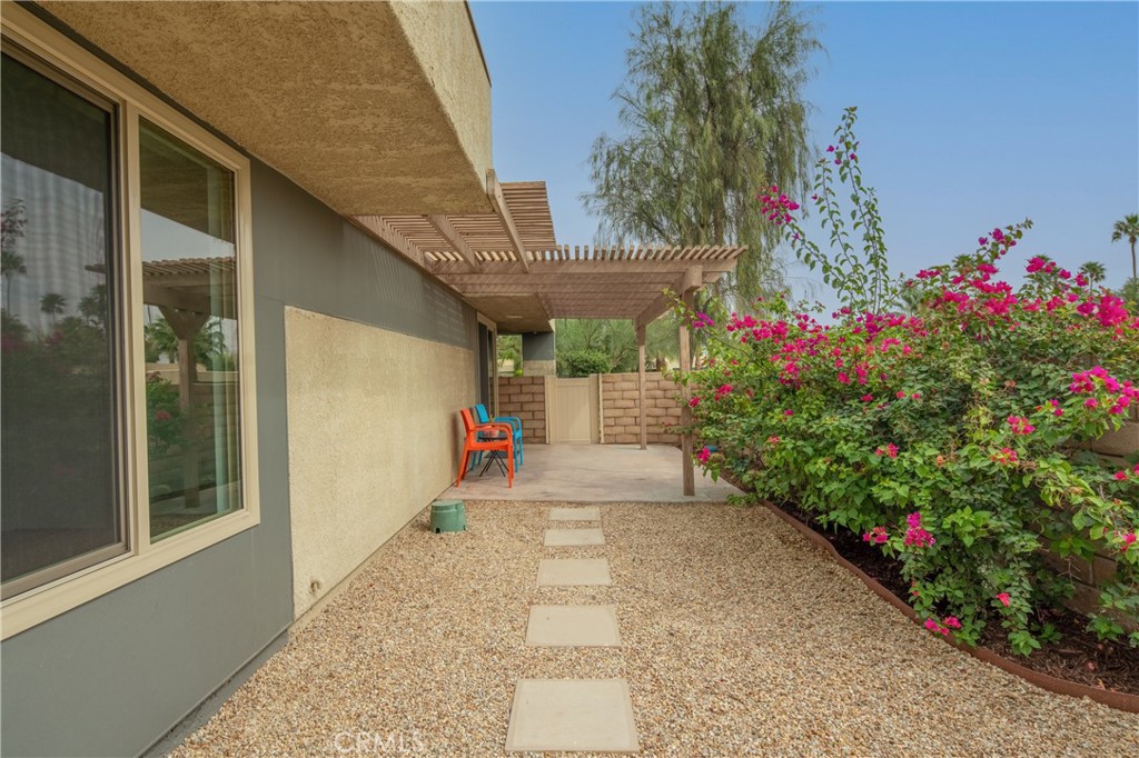 1457 Sunflower Circle N Property Photo 31