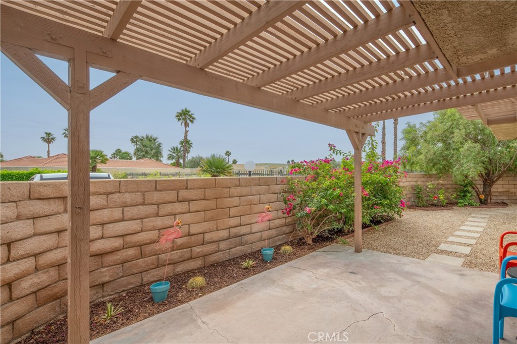 1457 Sunflower Circle N Property Photo 32