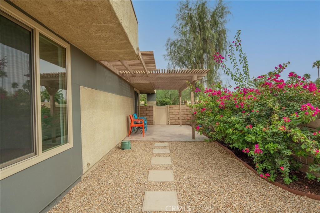 1457 Sunflower Circle N Property Photo 32