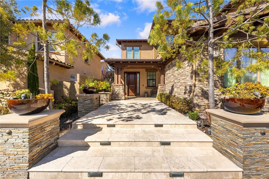 123 Calderon Property Photo 4