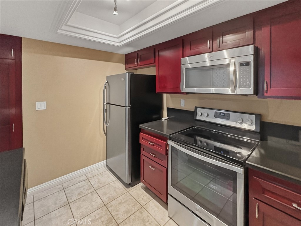18408 Hatteras 19 Property Photo 6
