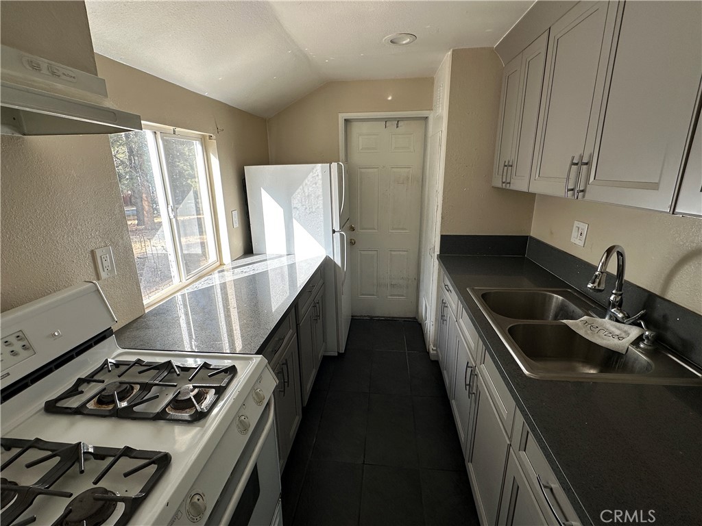 449 Georgia Property Photo 16