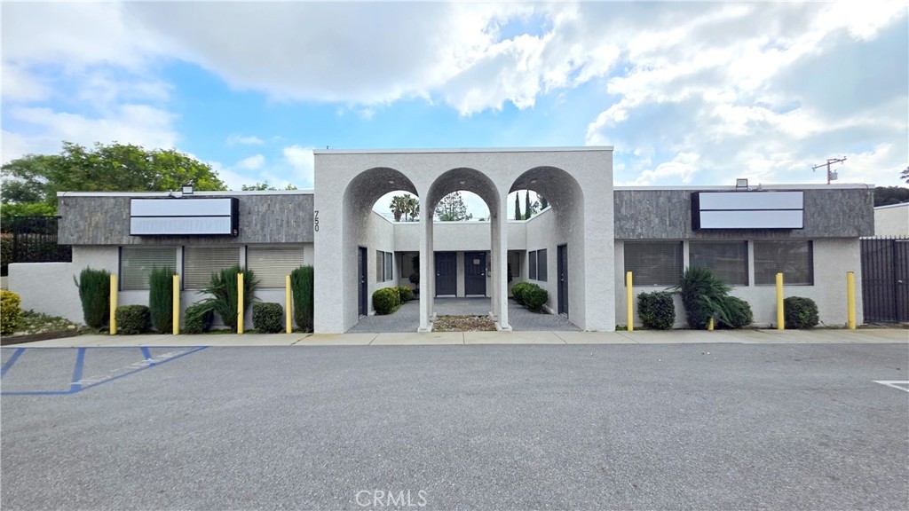 750 N Mountain BCD Property Photo 1