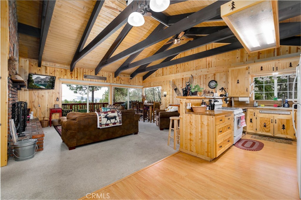 43897 Yosemite Drive Property Photo 7