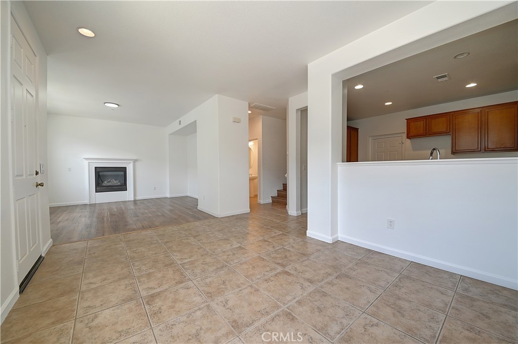 26287 Iris Avenue E Property Photo 6