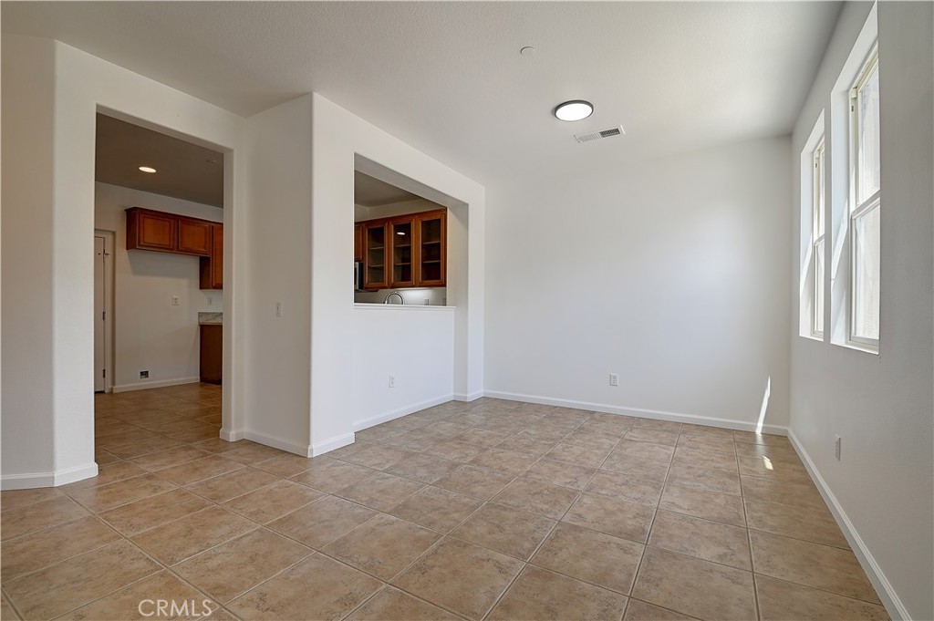 26287 Iris Avenue E Property Photo 7