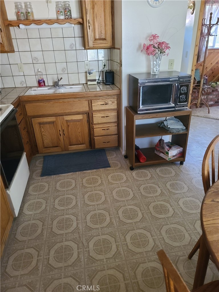 970 D Lane Property Photo 28
