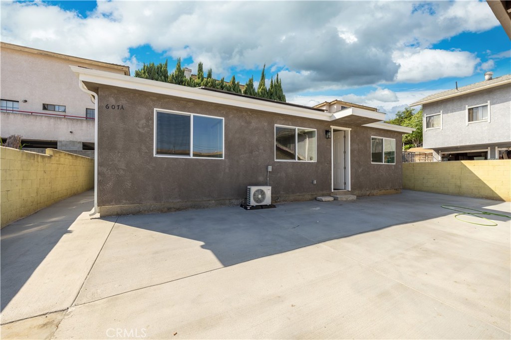 607 Sefton Property Photo 6