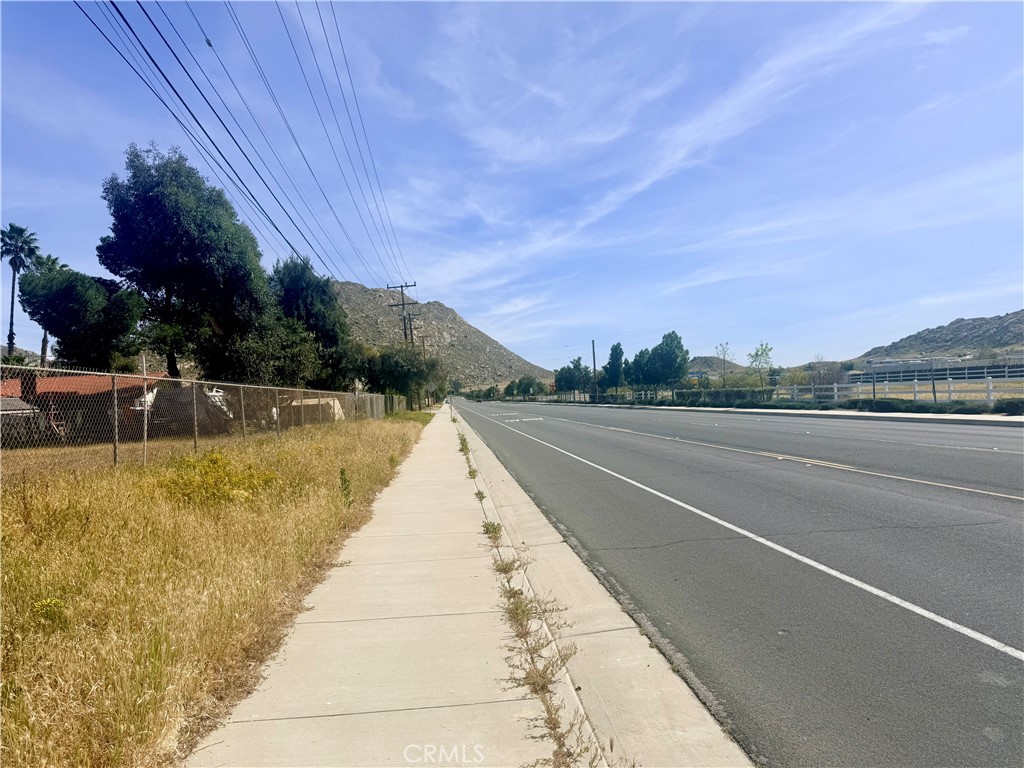 1666 E Rider Property Photo 4