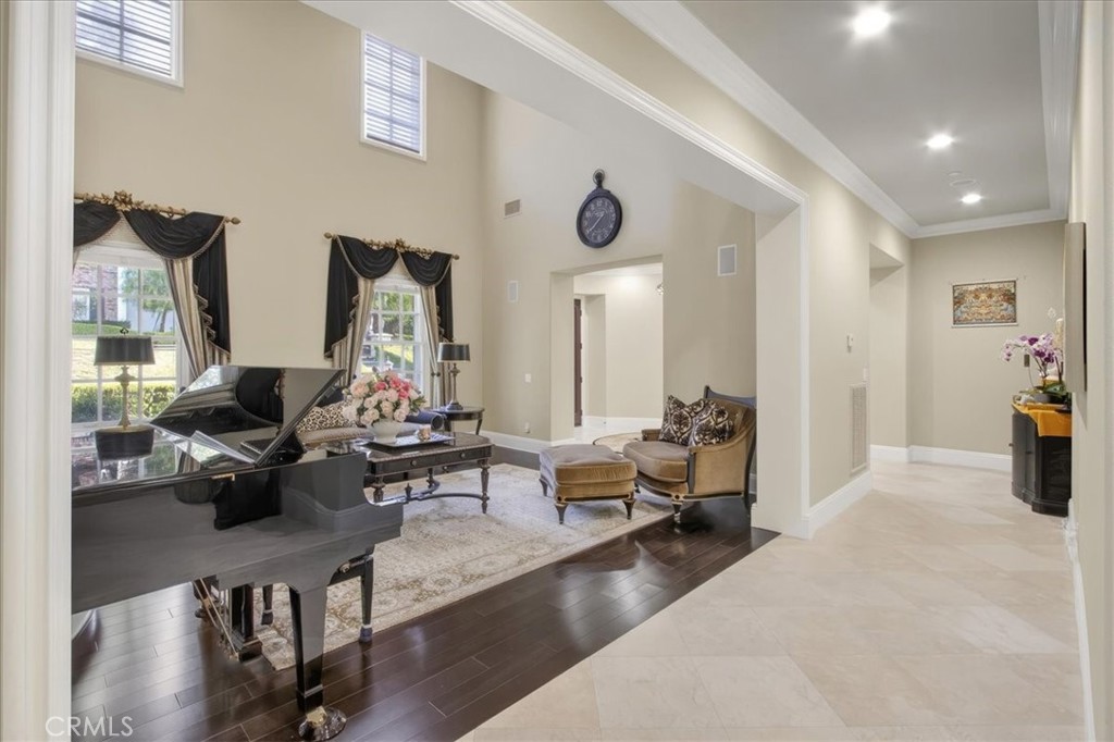 729 Carriage House Dr. Property Photo 11