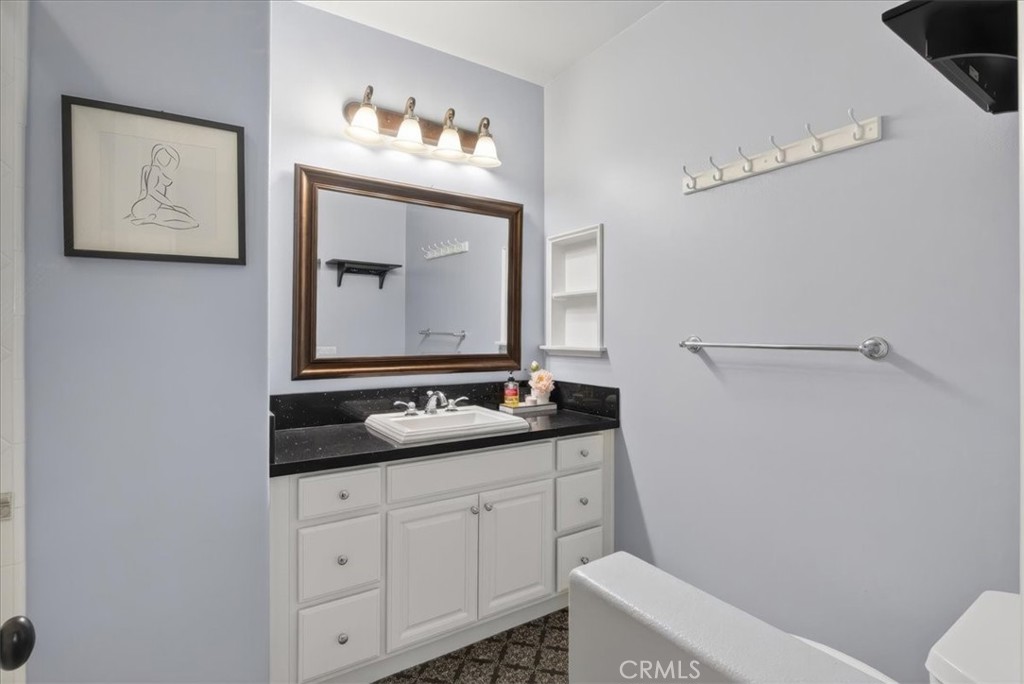 729 Carriage House Dr. Property Photo 24