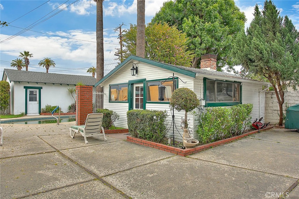 477 W Center Property Photo 2